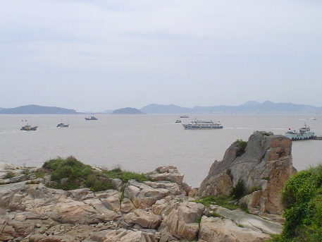 Sea traffic in the Zhoushan Archipelago